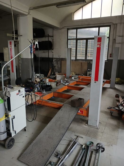 Cal de tras caroserii