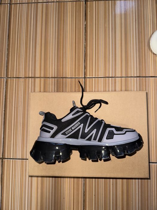 Adidasi barbati steve madden noi