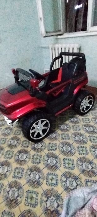 Детская машинка с пультом