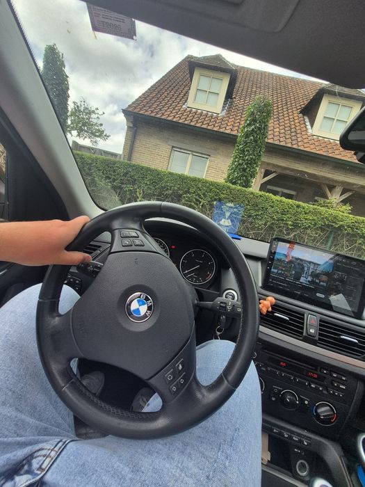 BMW X1 2011 — imagine 5