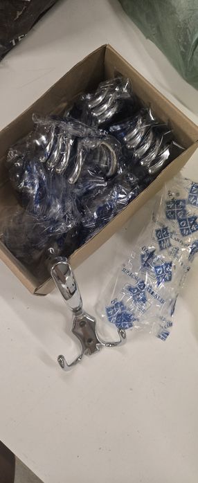 Закачалки хром чисто нови