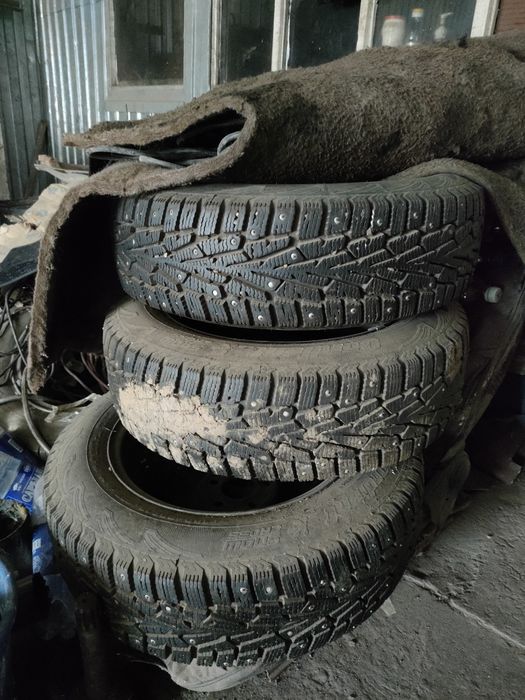 Продам зимние шины с дисками