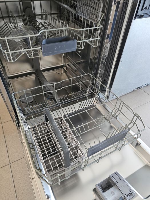 Съдомиялна за пълно вграждане NEFF