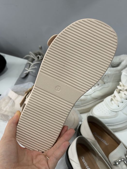 Каждая по 5000тг