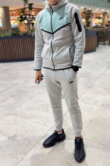 Nike tech fleece