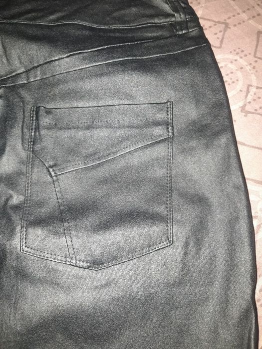 Сладки  пола,,панталон и сако,еко кожа .