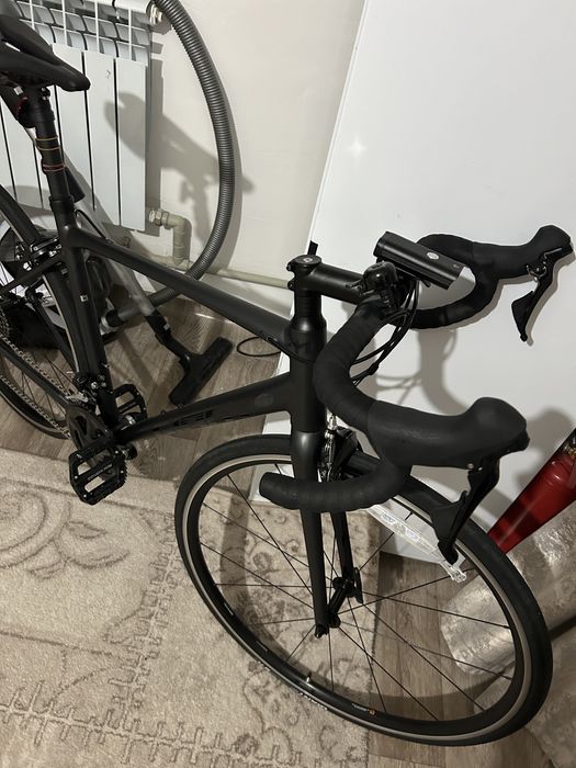 Шоссейный велосипед Giant Contend-0