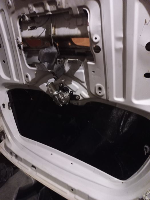 Задно затъмнено стъкло за дачия лоджи