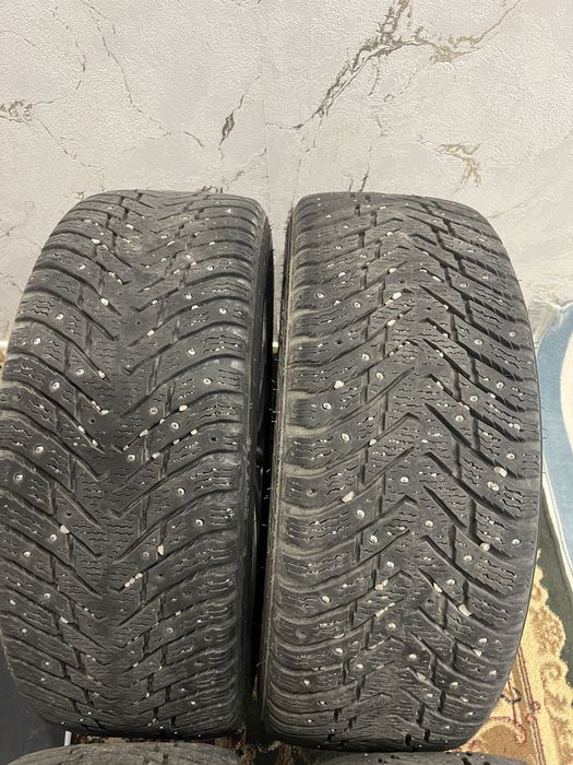 Продам диски с шинами на R17