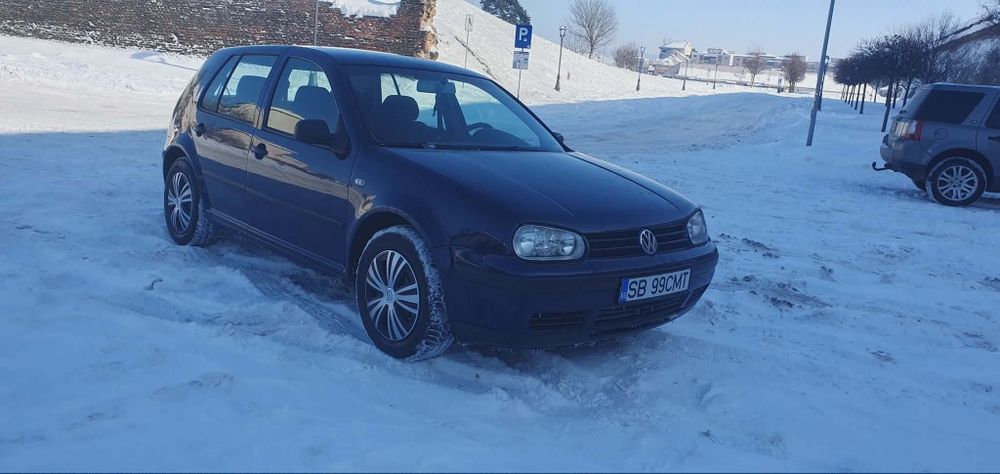VW Golf 4 1.9 DIESEL AXR 101 Cai AN 2003 Acte la zi ! Gume noi iarna