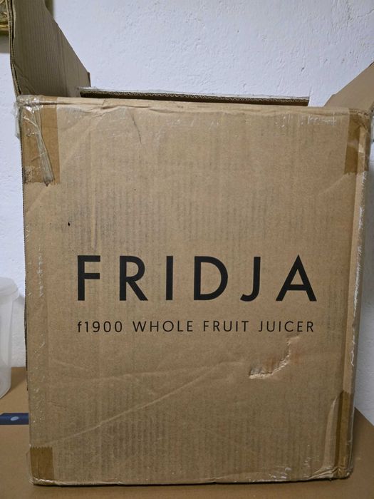 Сокoизстисквачка Fridja f1900 Whole Fruit Juicer