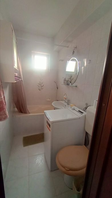 Apartament 2 camere de vânzare în București, central / deschis la schimb cu similar în Cluj