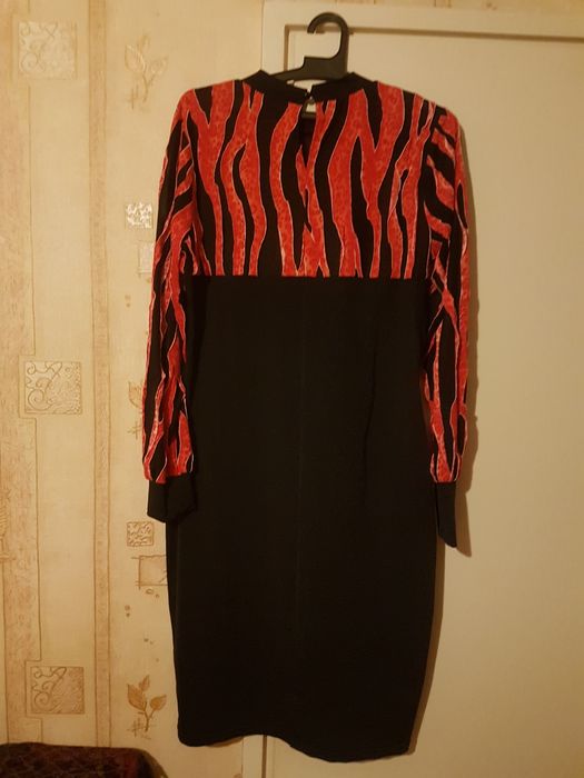 Продавам 6 елегантни рокли + подарък