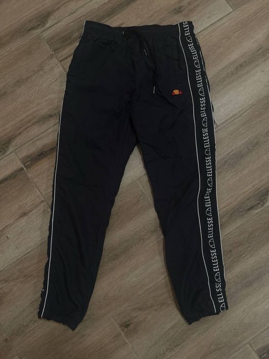 Ellesse size M black