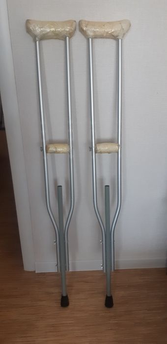 Продам подмышечные костыли производство Россия за 15000 тенге.