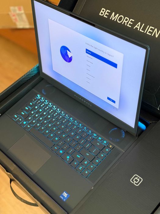 LAlienware 16 Area-51 Ultra 9 275HX 64GB Ram NVIDIA RTX 5090 24GB 2TB