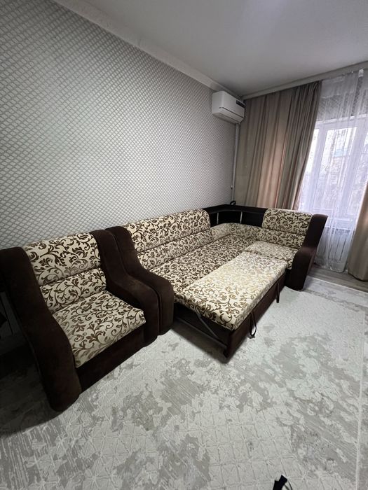 Продам угловой раскладной диван с креслом