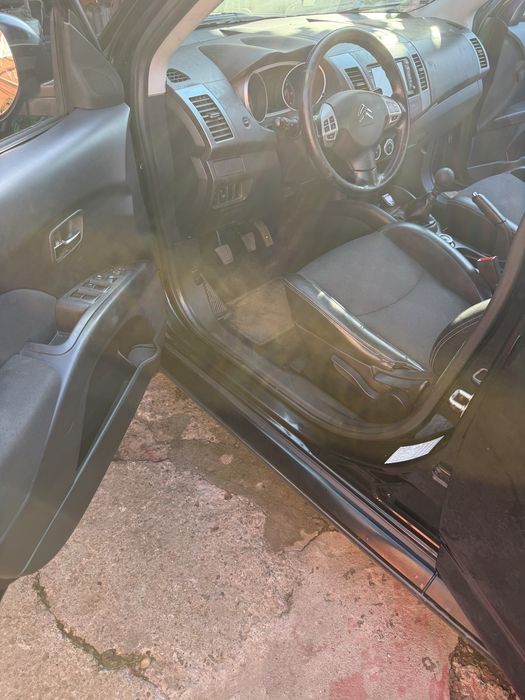 Se vinde  citroen c crosser  22 motorina