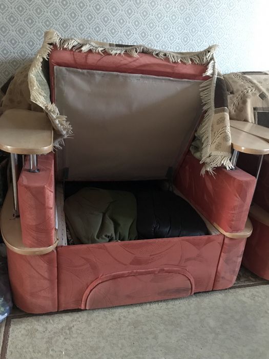 Продаю диван с креслом