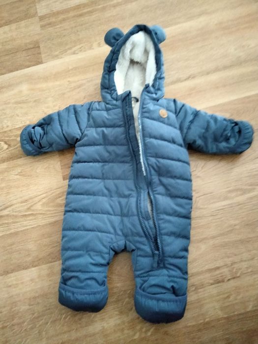 Costum de zăpadă cu dublură din pluș,masura 56(1-2 luni)