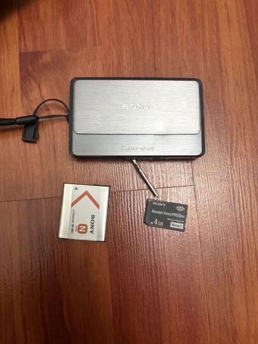 Цифровая камера SONY