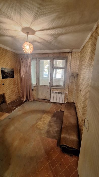 Срочно продаётся 3 комнатная квартира на 1 этаже 4 этажного дома