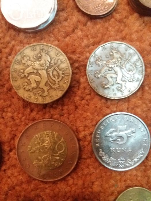 Vand bancnote vechi de colecție..o curea de pionier SI CASCHETA MINER