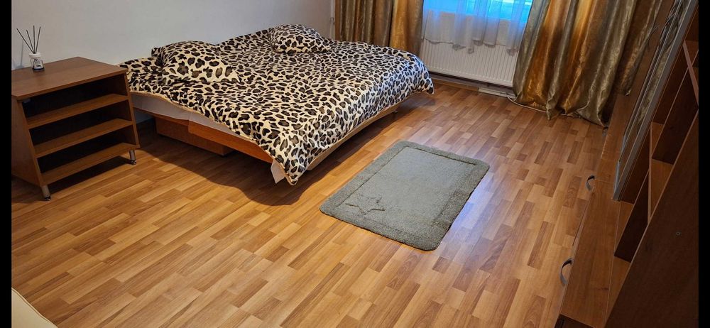 Apartament decomandat 2 camere+living,direct proprietar,zona buna