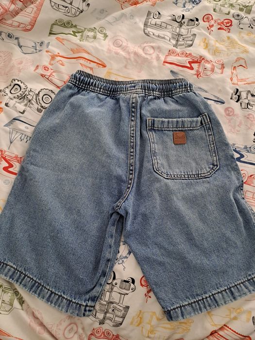 Pantaloni scurti de blugi, Zara