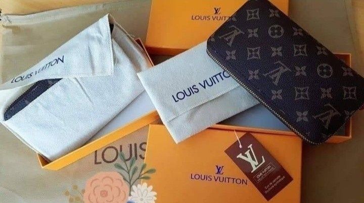 Portofel dublu/Franta,piele naturala,cutie,saculet,card,eticheta