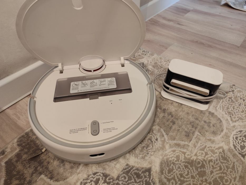 Продам робот пылесос