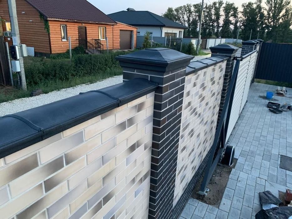 Продам колпаки на столбы и парапеды на кирпичный забор: 2 800 тг ...