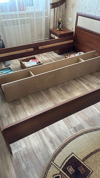 Кровать 160*200 б/у с тумбочками
