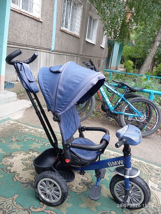 Продам велосипед с родительской ручкой