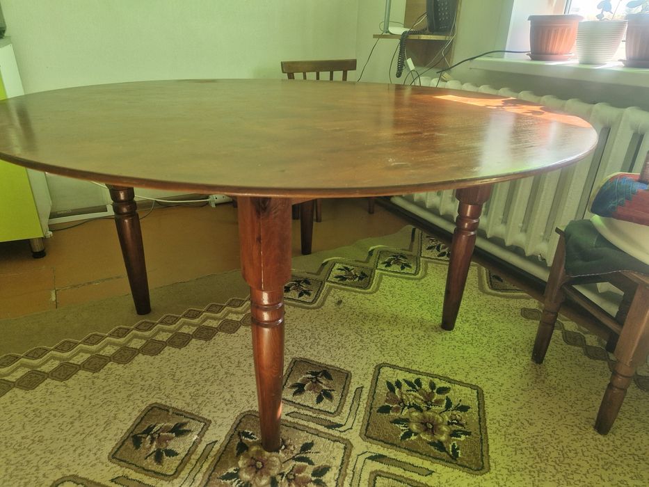Продам круглый стол