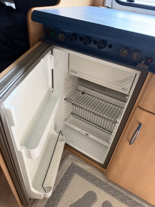Rulotă Hobby De Luxe 1998 | Pat matrimonial | Baie cu WC și duș | Frigider | Încălzire