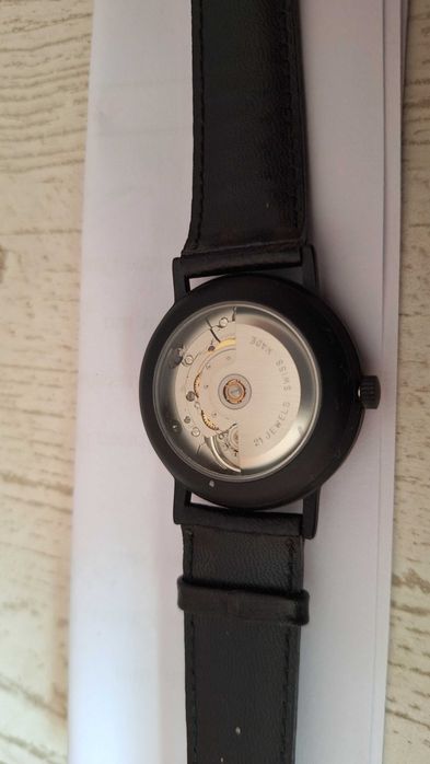 Швейцарски часовник със златна плочка - CREDIT SUISSE