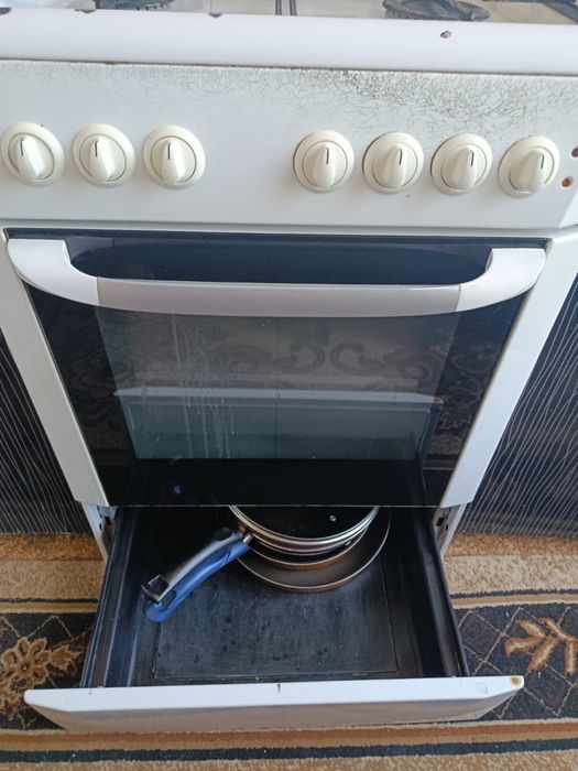 Газовая плита BEKO, 4 конфорки, духовка, в хорошем состоянии