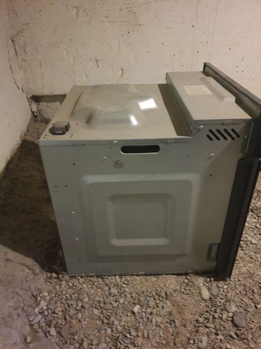 Продам встраемую духовку