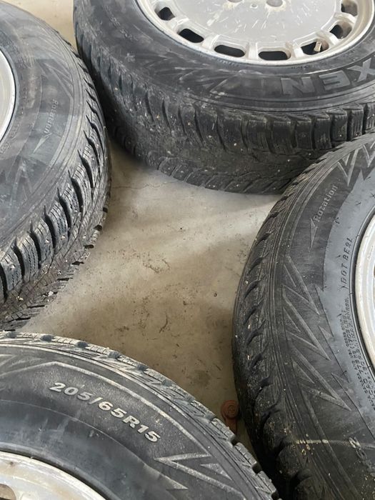 Продам комплект резины с дисками
