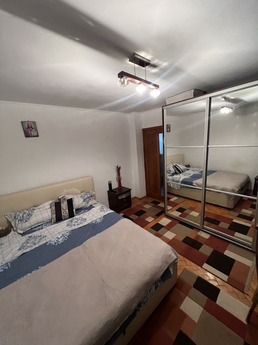 Apartament 3 camere decomandat, 2 băi, 2 balcoane, ultracentral – Strada Victoriei, Târgu Jiu