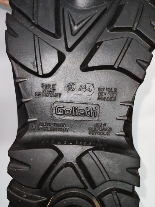 Здрави и удобни мъжки предпазни боти от естествена кожа GOLIATH №44