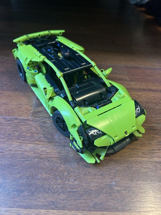 LEGO Technic 42161 Lamborghini Huracán Tecnica – completă, stare foarte bună