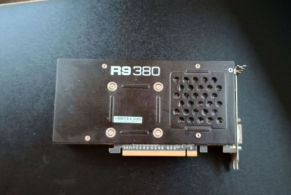 AMD R9 380 4gb Powercolor видеокарта