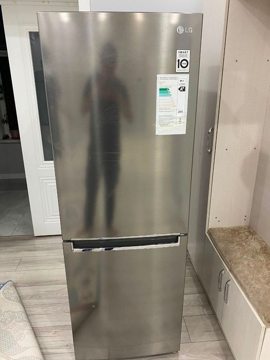 Продам холодильник