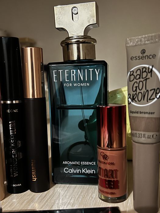 Calvin Klein Aromatic + козметика