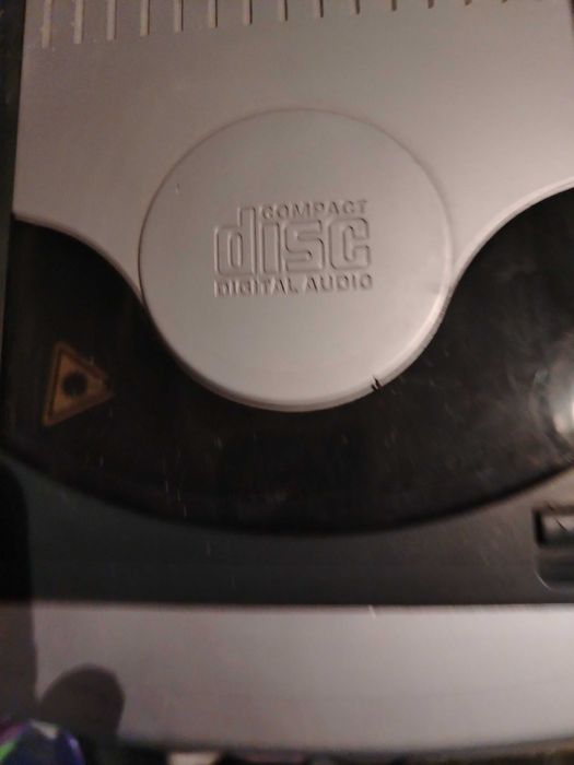 Уредба 3в1,диск,касета,радио, с колони уредба шарпни