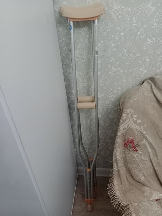 Продам костыли б/у