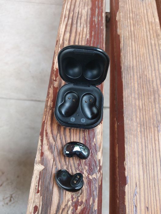 Наушники galaxy burs live