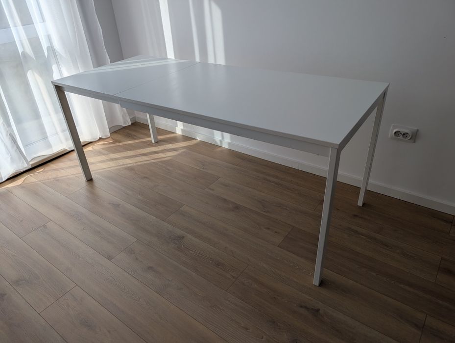 Masa extensibila Ikea Vihals 4-6 persoane